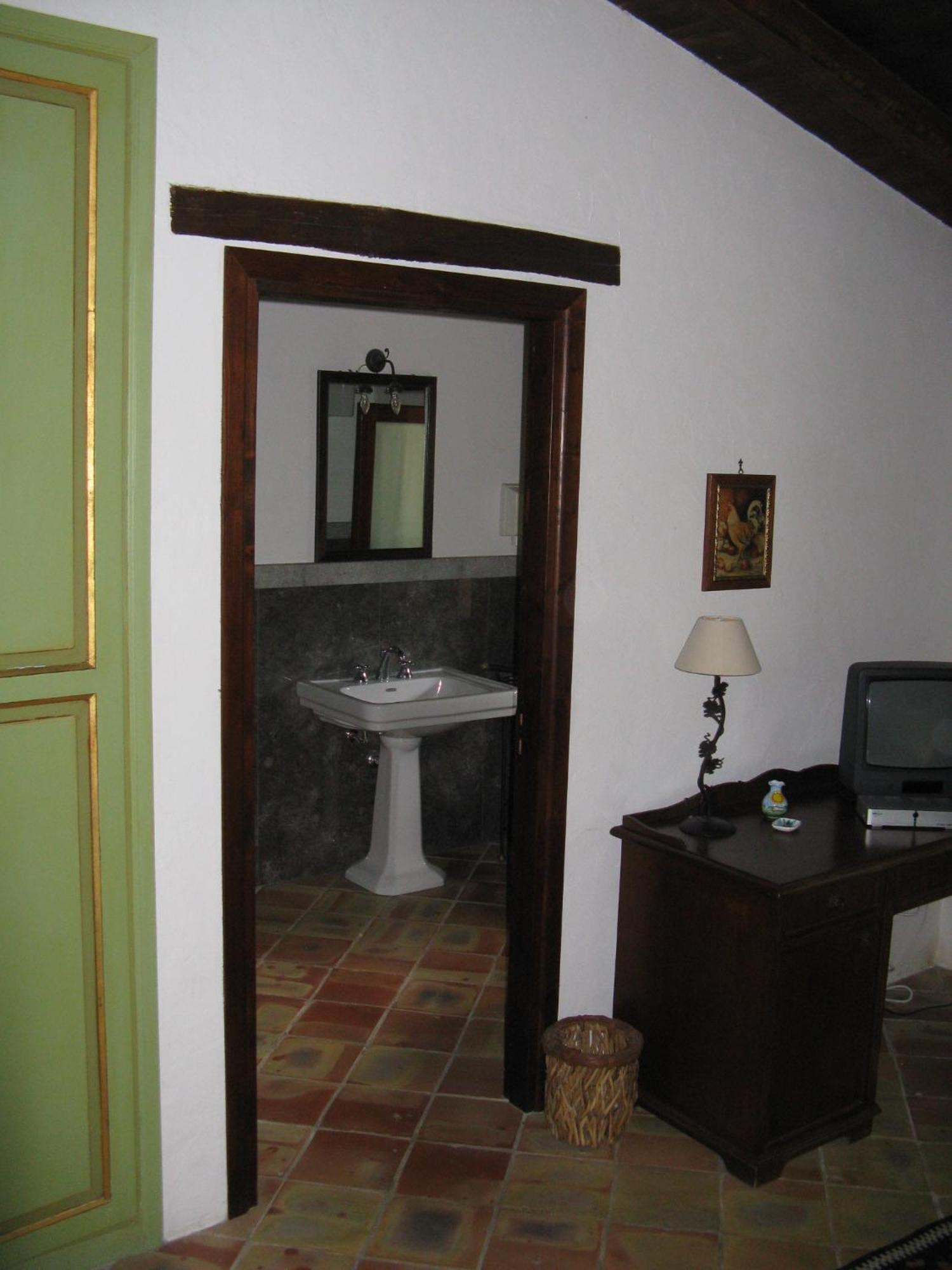 Crapa Licca Ventimiglia di Sicilia Quarto foto
